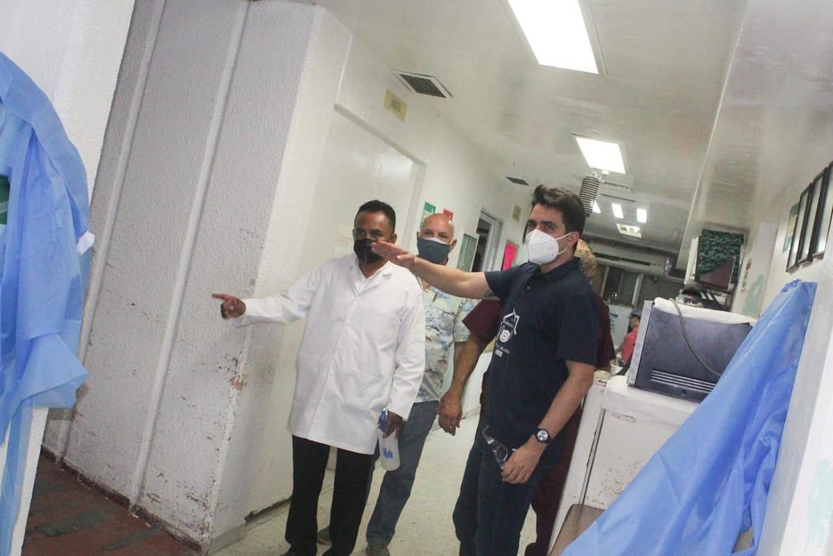 Carlos Fernández Altamirano, enlace covid en Ciudad Madero, sigue dando continuidad al programa de desinfección en Hospital Civil de Ciudad Madero