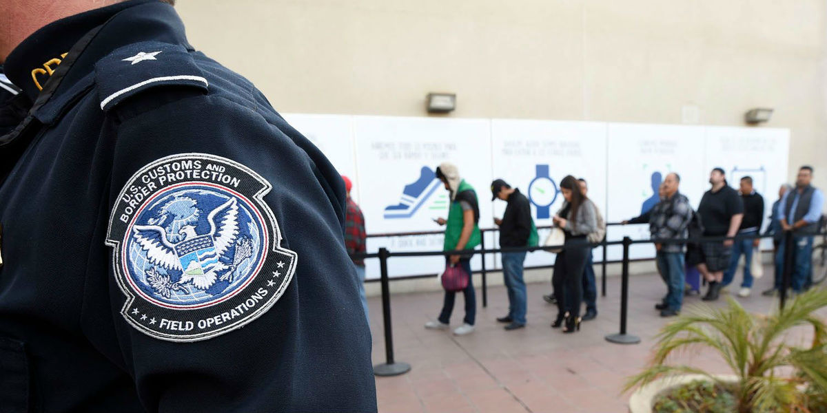 En crisis, con santería buscan el “sueño americano”