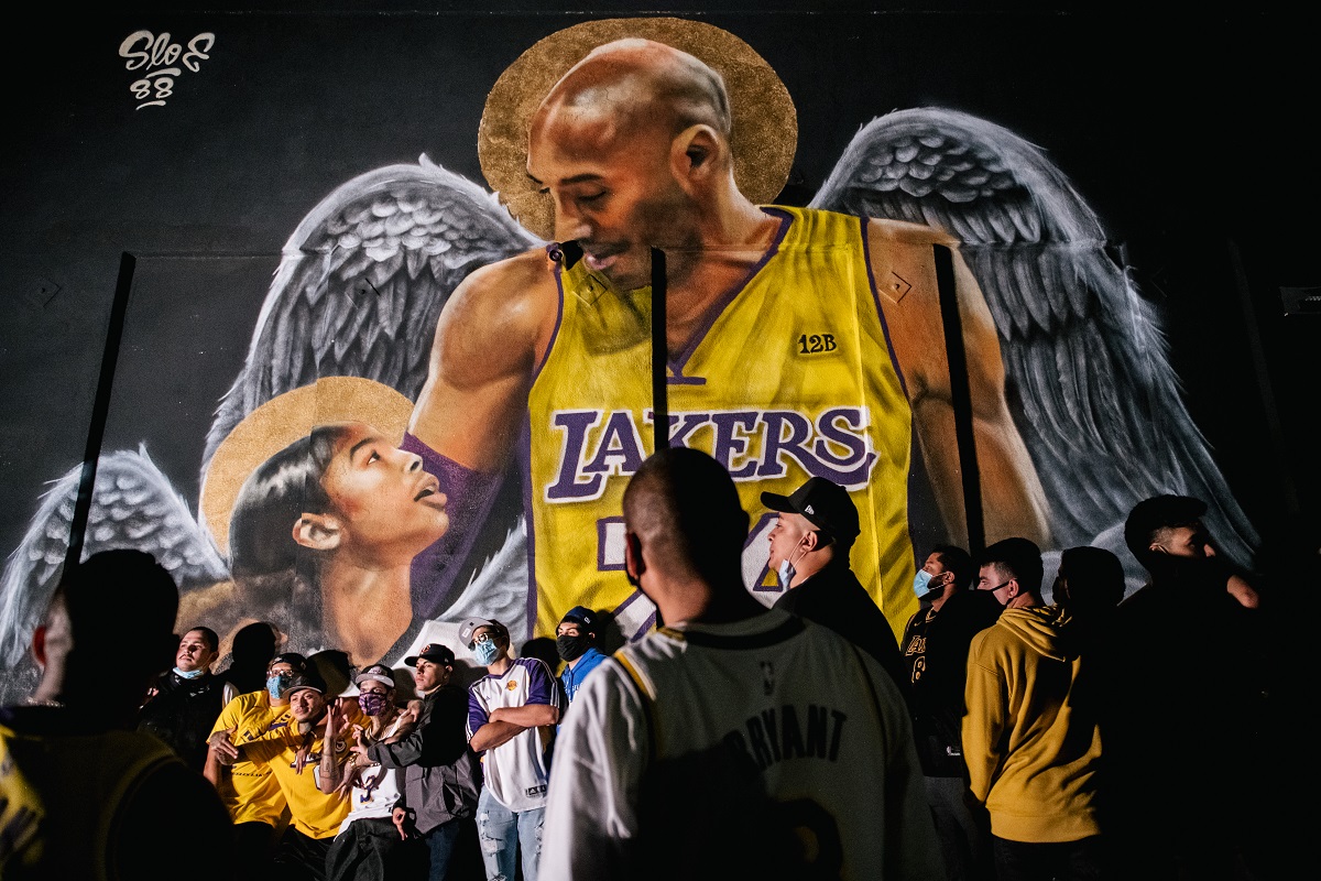 Mural de Gigi y Kobe Bryant (AFP)