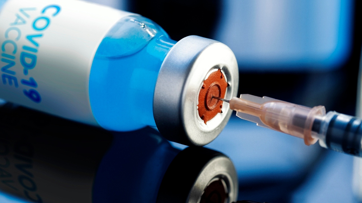 Johnson & Johnson detiene estudio de vacuna contra covid-19