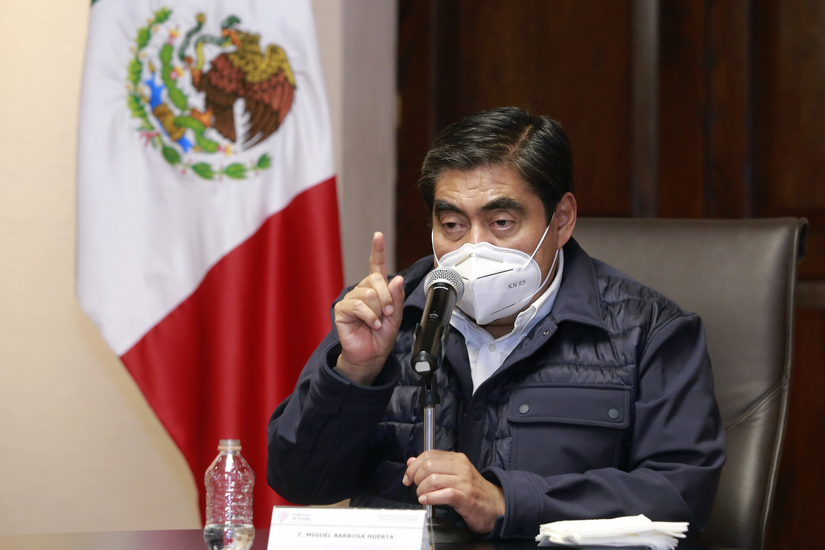Miguel Barbosa Huerta, gobernador de Puebla, en conferencia de prensa matutina. (Especial)