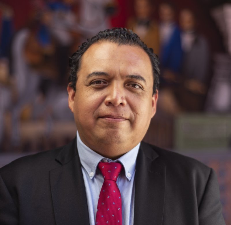 Alcalde, Andrés Artemio Caballero López. (Apolonia Amayo)