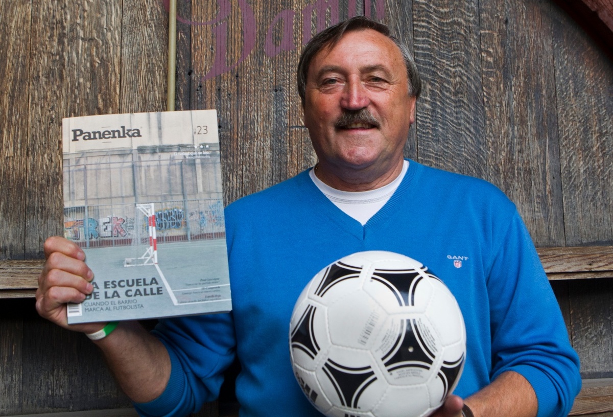 Antonín Panenka, legendario futbolista, sale del hospital tras superar el covid-19 (EFE)
