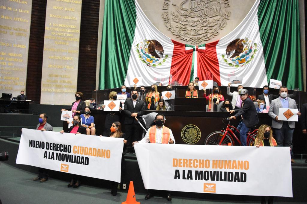 Aprueban diputados derecho constitucional a la movilidad y seguridad vial | Fernando Damián
