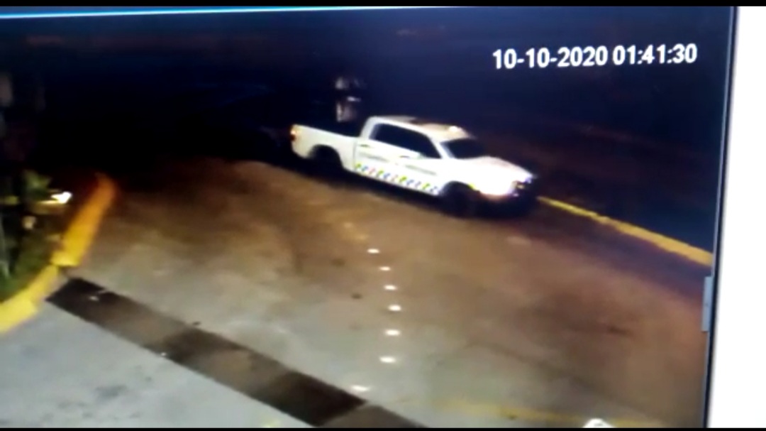 Clonan camioneta de Guardia Nacional