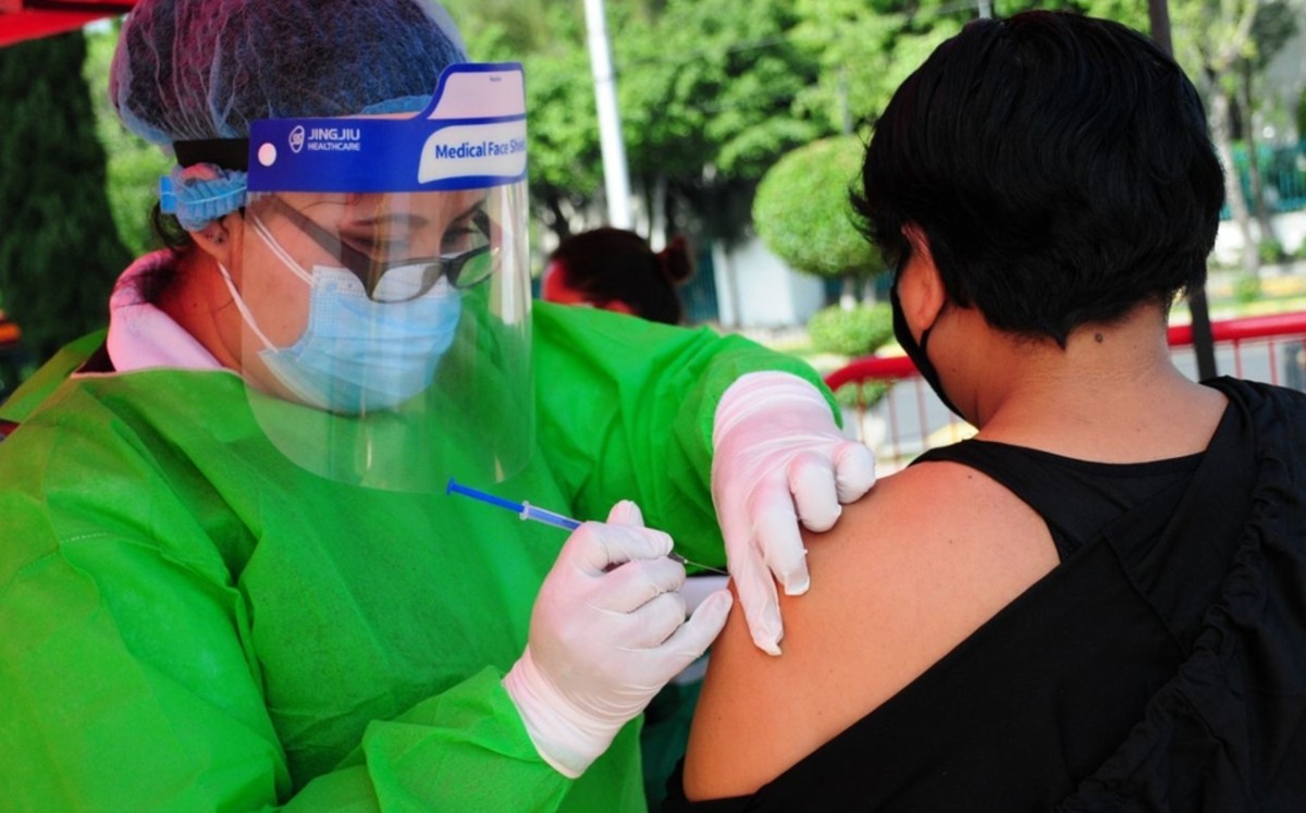 En 4 días, IMSS ha aplicado 388 mil vacunas contra la influenza a grupos vulnerables