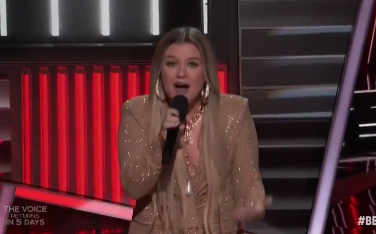 Kelly Clarkson en los Billboard Music Awards 2020 (Captura).