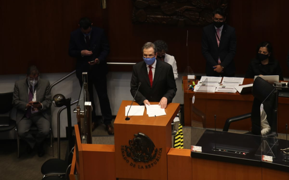 El secretario durante la comparecencia de hoy ante el Pleno del Senado. (Juan Carlos Bautista)