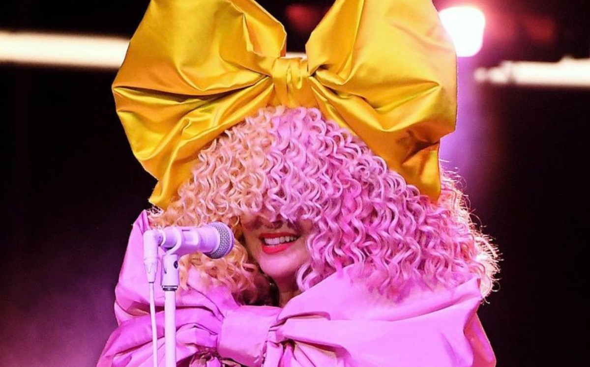 Sia en los Billboard Music Awards 2020; así fue su presentación (Billboard).