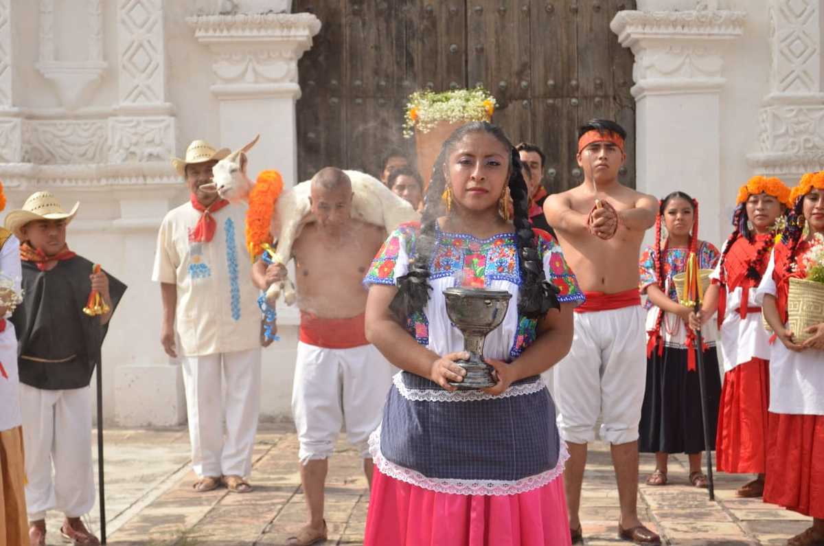 La ceremonia sería grabada y difundida a la población. (Apolonia Amayo)