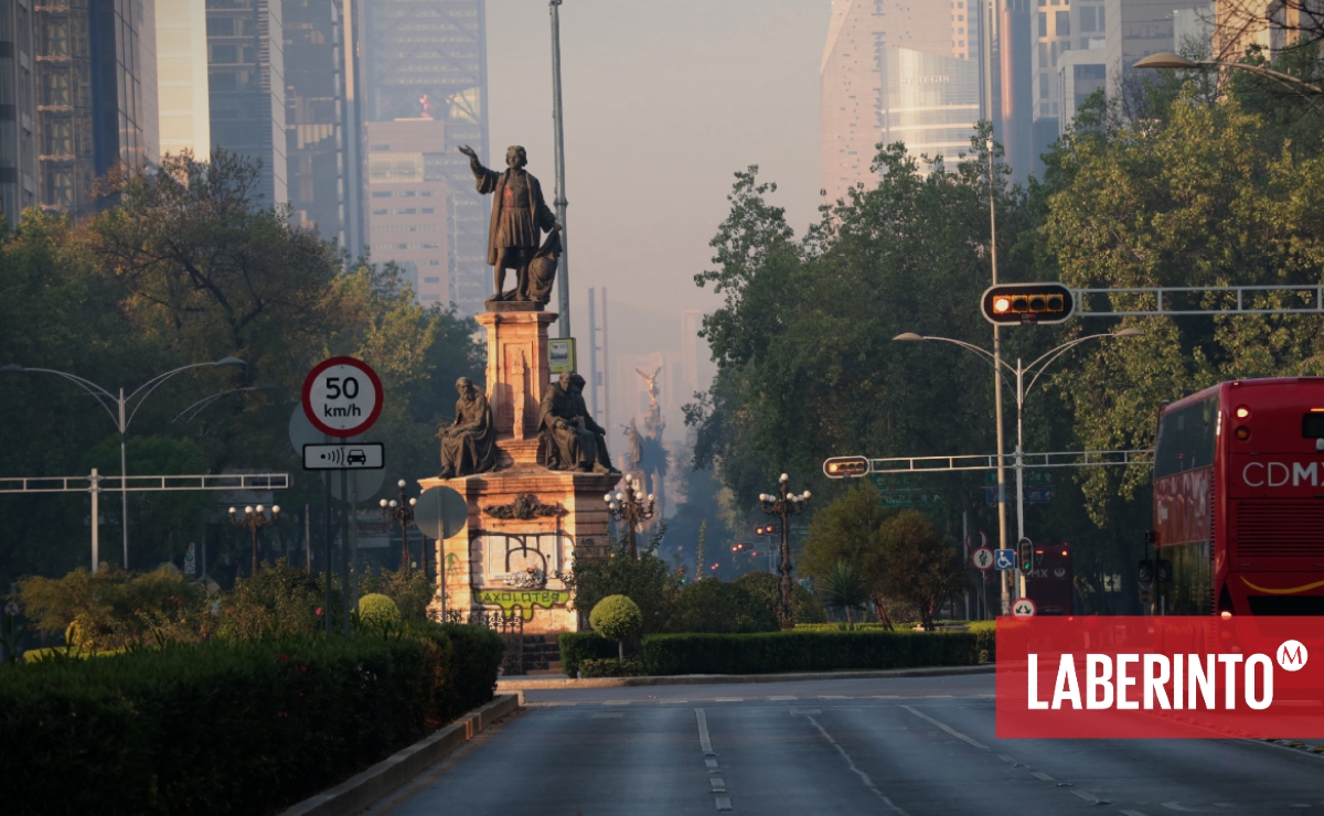 La estatua de Cristóbal Colón, en glorieta de Avenida Reforma, recientemente retirada. (Foto: Jesús Quintanar | MILENIO)