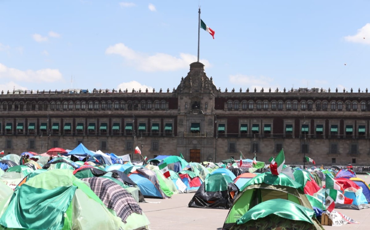 Los manifestantes de FRENA "prestarían" el Zócalo capitalino a cambio de ocupar el patio central de Palacio Nacional. (Octavio Ho