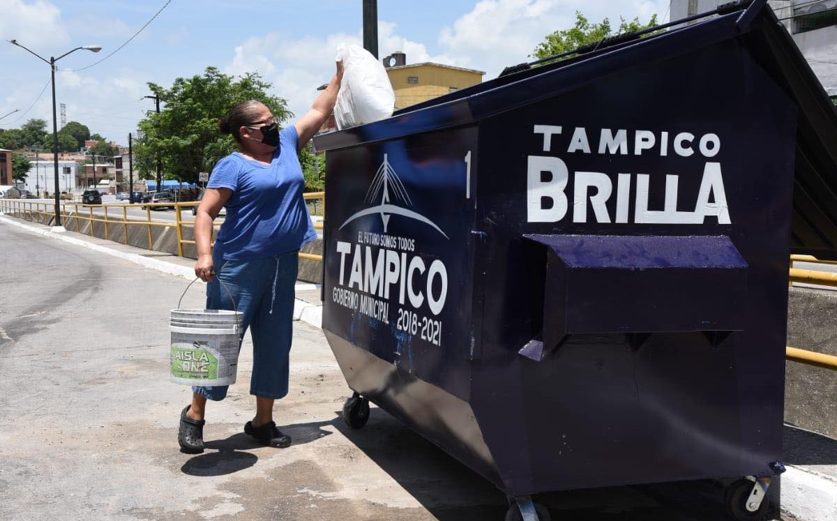 Contenedores de basura en Tampico. (Cortesía)