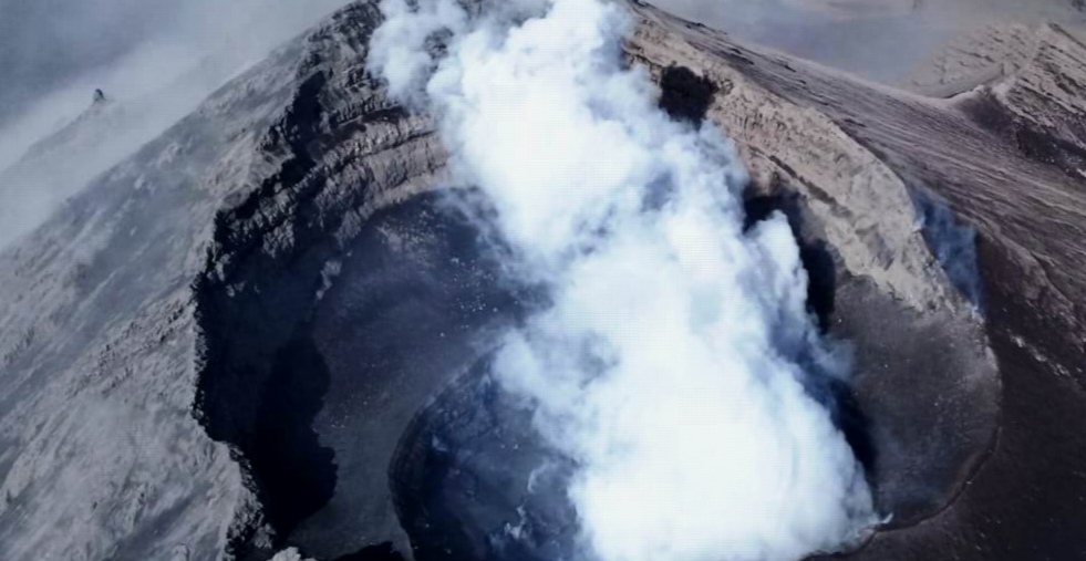 El cráter interno del Popocatépetl presenta un diámetro de entre 360 y 390 metros. (Especial)