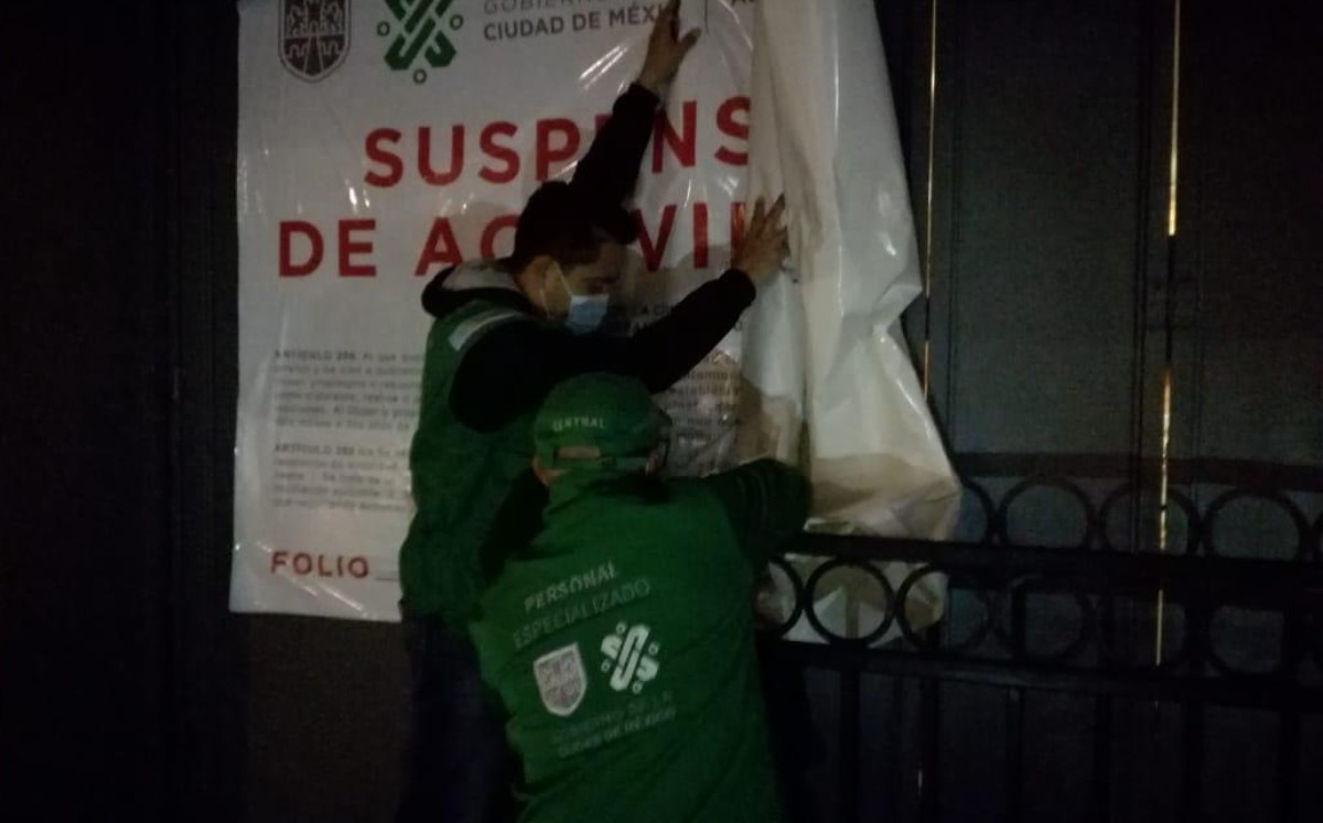 Elementos del Invea desalojaron las instalaciones de los bares tras comprobar que incumplían las medidas sanitarias. (Invea)