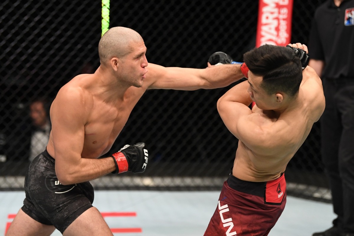 Ortega supera a Korean Zombie en UFC Fight Island 6 (UFC)