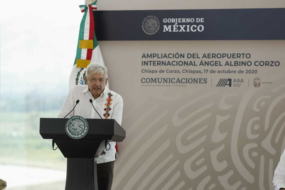 El Presidente durante la inauguración de la ampliación del Aeropuerto Internacional Angel Albino Corzo en Tuxtla. (Omar Franco)