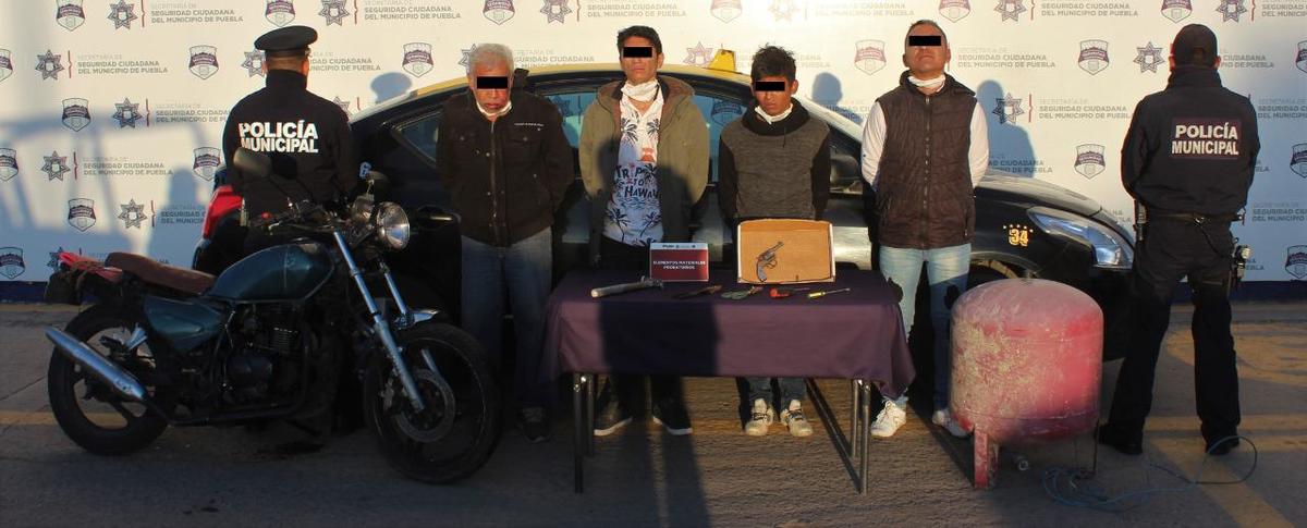 Detención de tres individuos en inmediaciones de la Gran Avenida. (Especial)