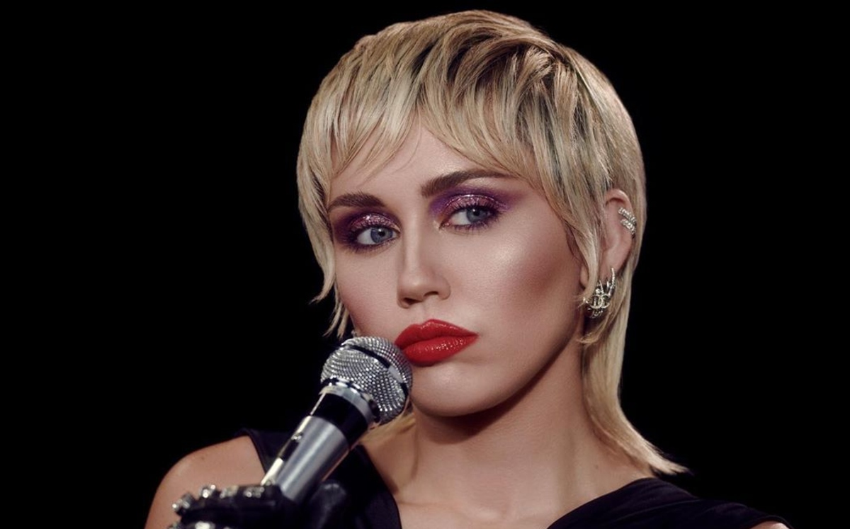 La cantante mostró su faceta más rockera. (Instagram)