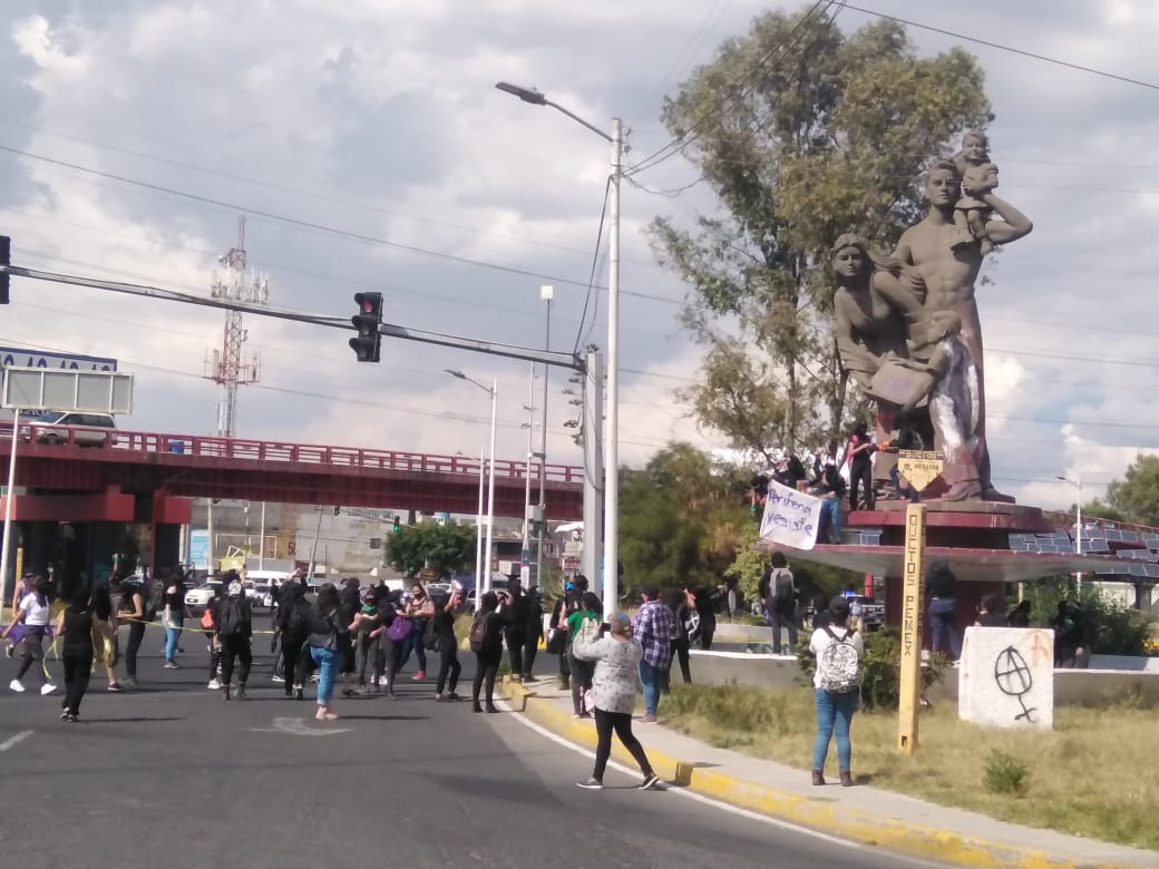 "Ni una más, ni una asesinada más”, gritaron las activistas. (Especial)