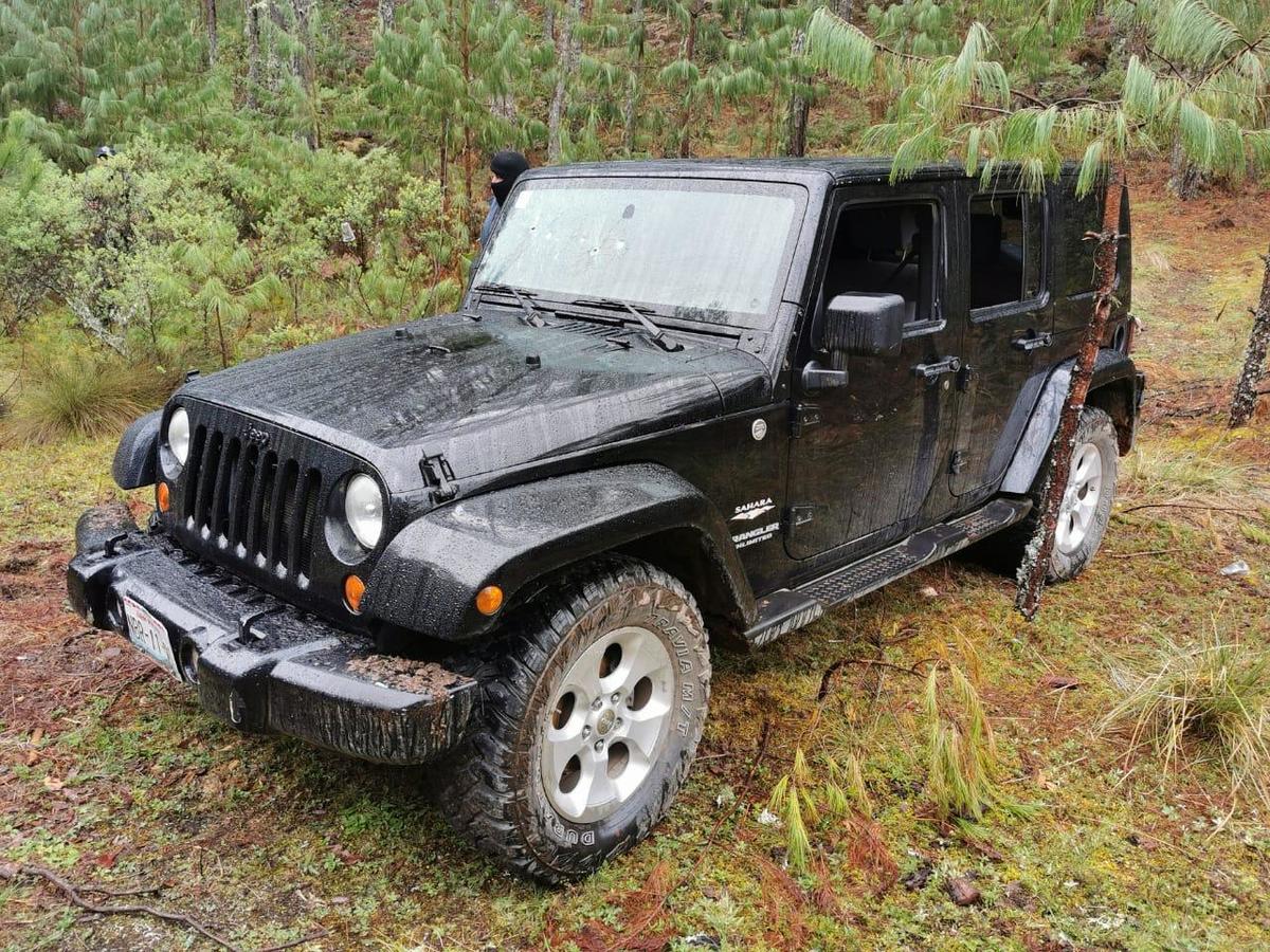 Los agentes localizaron abandonada la camioneta del matrimonio. (Especial)