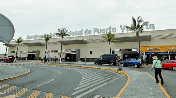 GAP, que administra la terminal de Puerto Vallarta, pidió posponer sus planes. Shutterstock