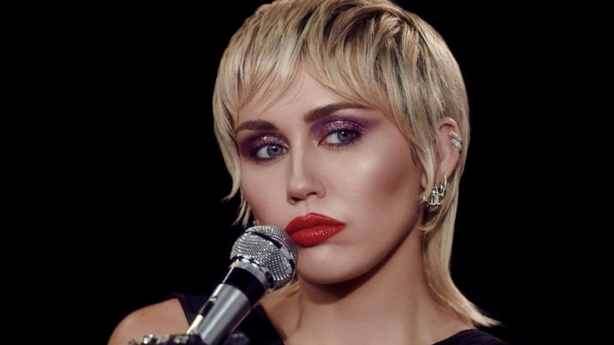 ¡Muy rockera! Miley Cyrus sorprende a sus fans con covers a The Cranberries y The Cure