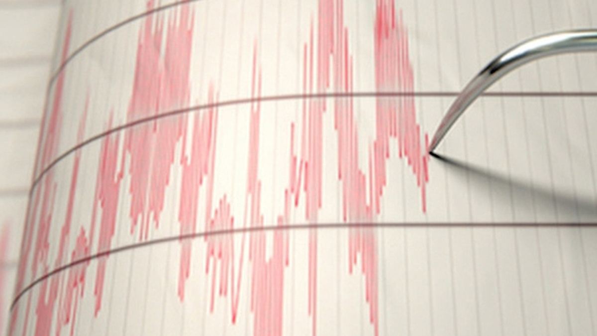 Sismo de magnitud 7.4 sacude península de Alaska; hay alerta de tsunami