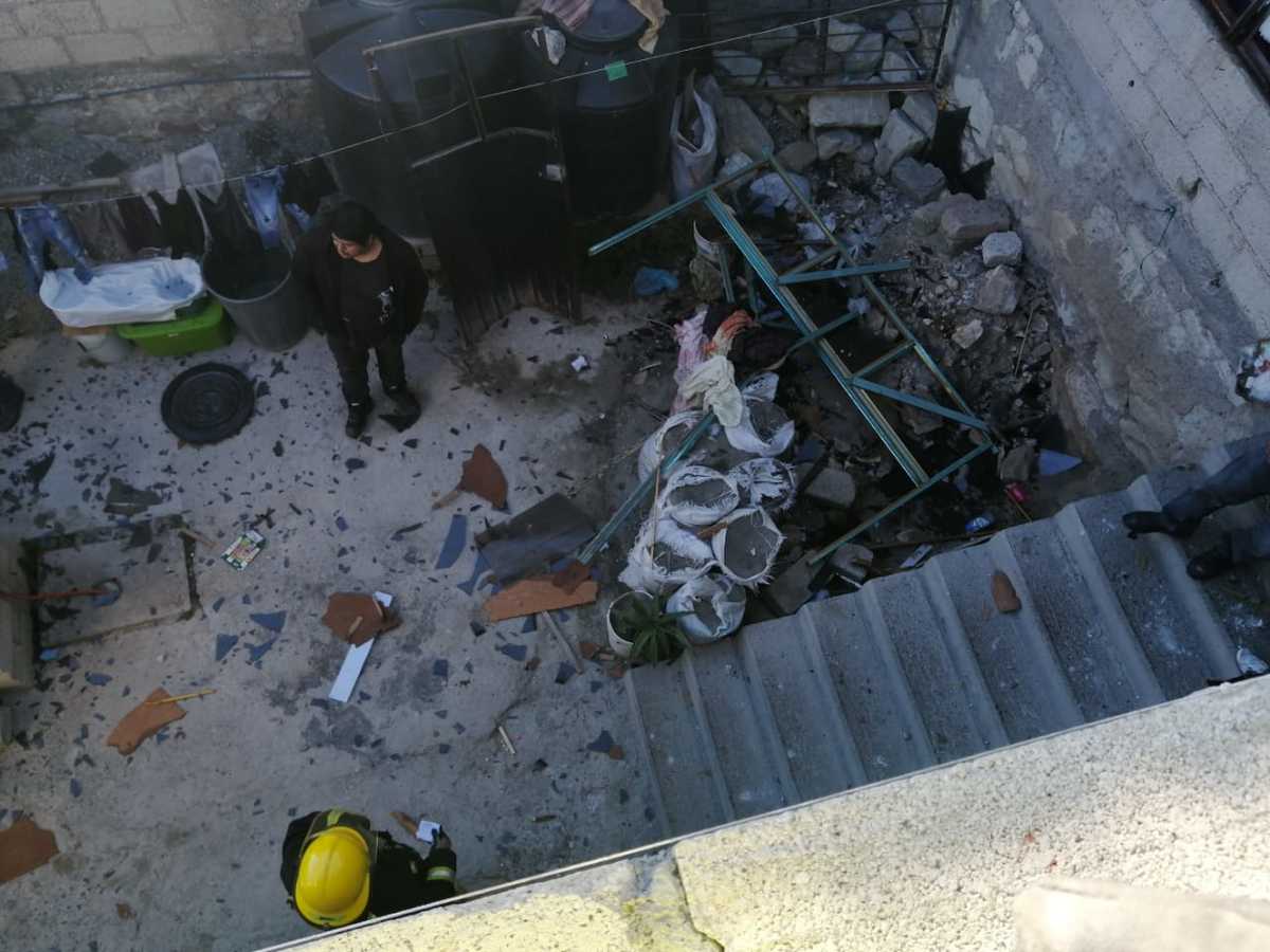 Bomberos acuden al llamado del 911. (Cortesía)