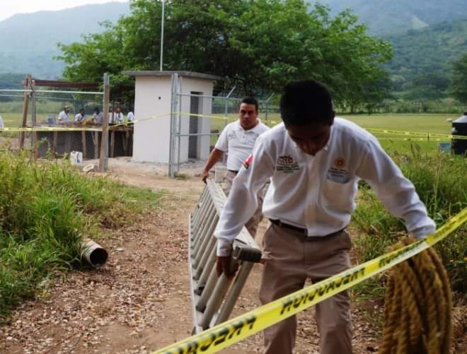 Los cinco hombres fallecieron al interior del pozo.