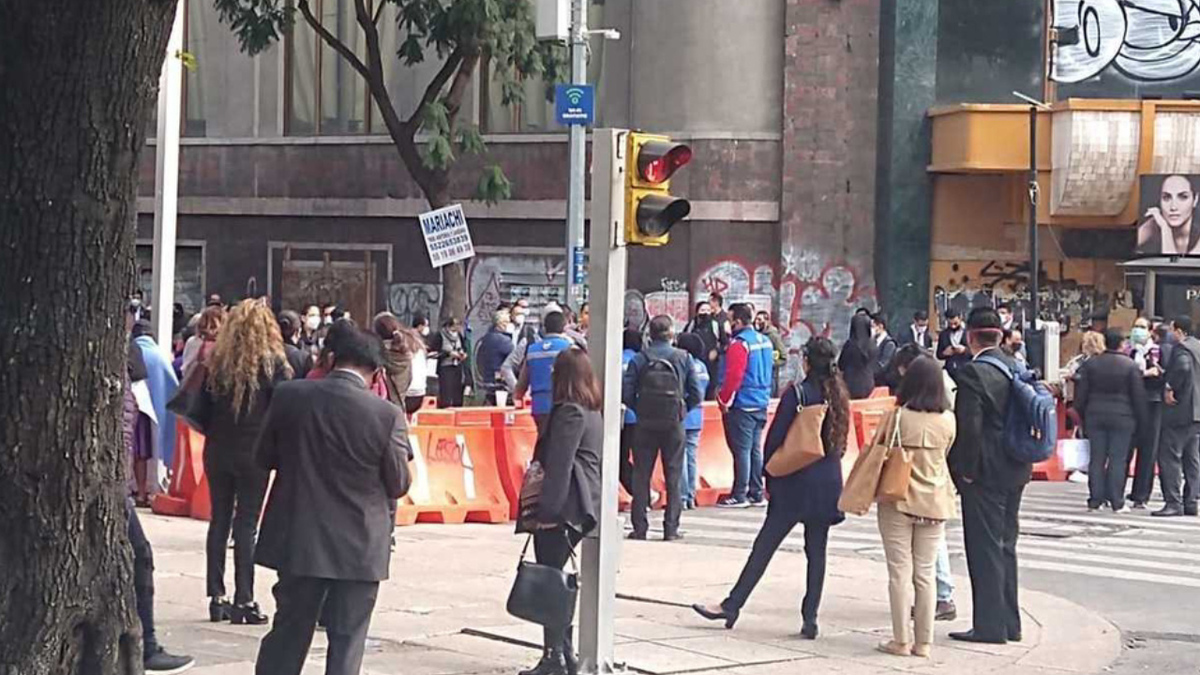 Protesta en Senado continúa por rechazo a extinción de fideicomisos