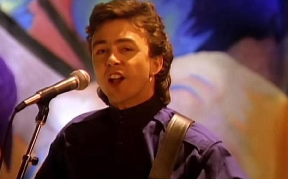 Tony Lewis fue el vocalista de una de las bandas más famosas en los 80, The Outfield (Instagram).