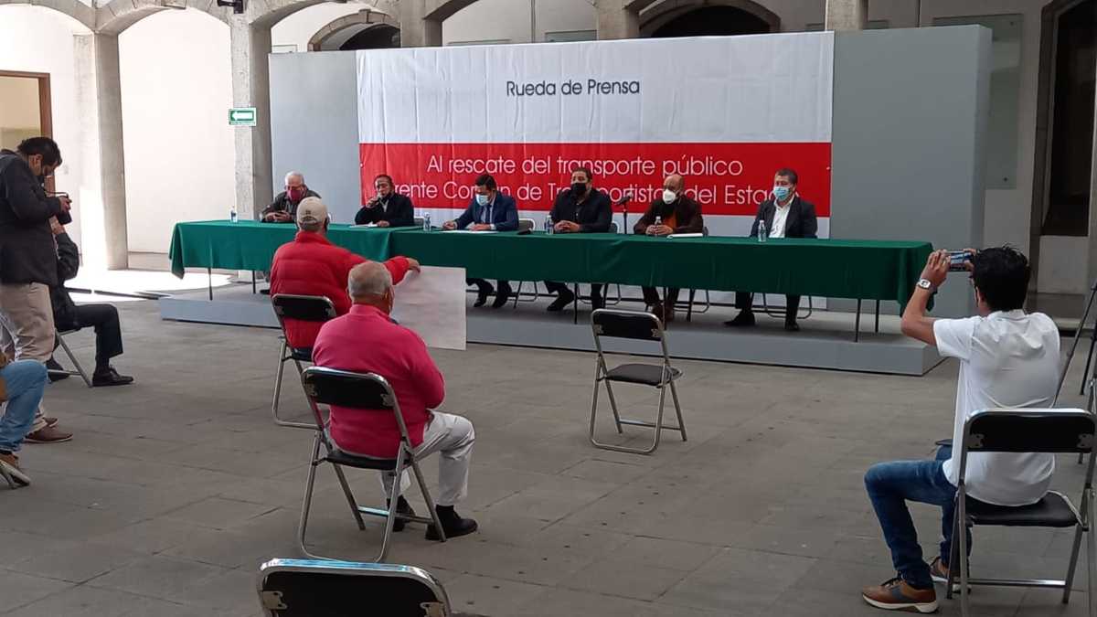 Transportistas pidieron apoyo a los Diputados. (Adolfo Tenahua Ramos)
