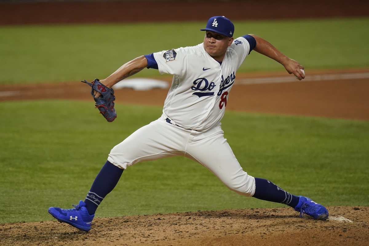 Víctor González debuta en la Serie Mundial con Los Ángeles Dodgers (AP)