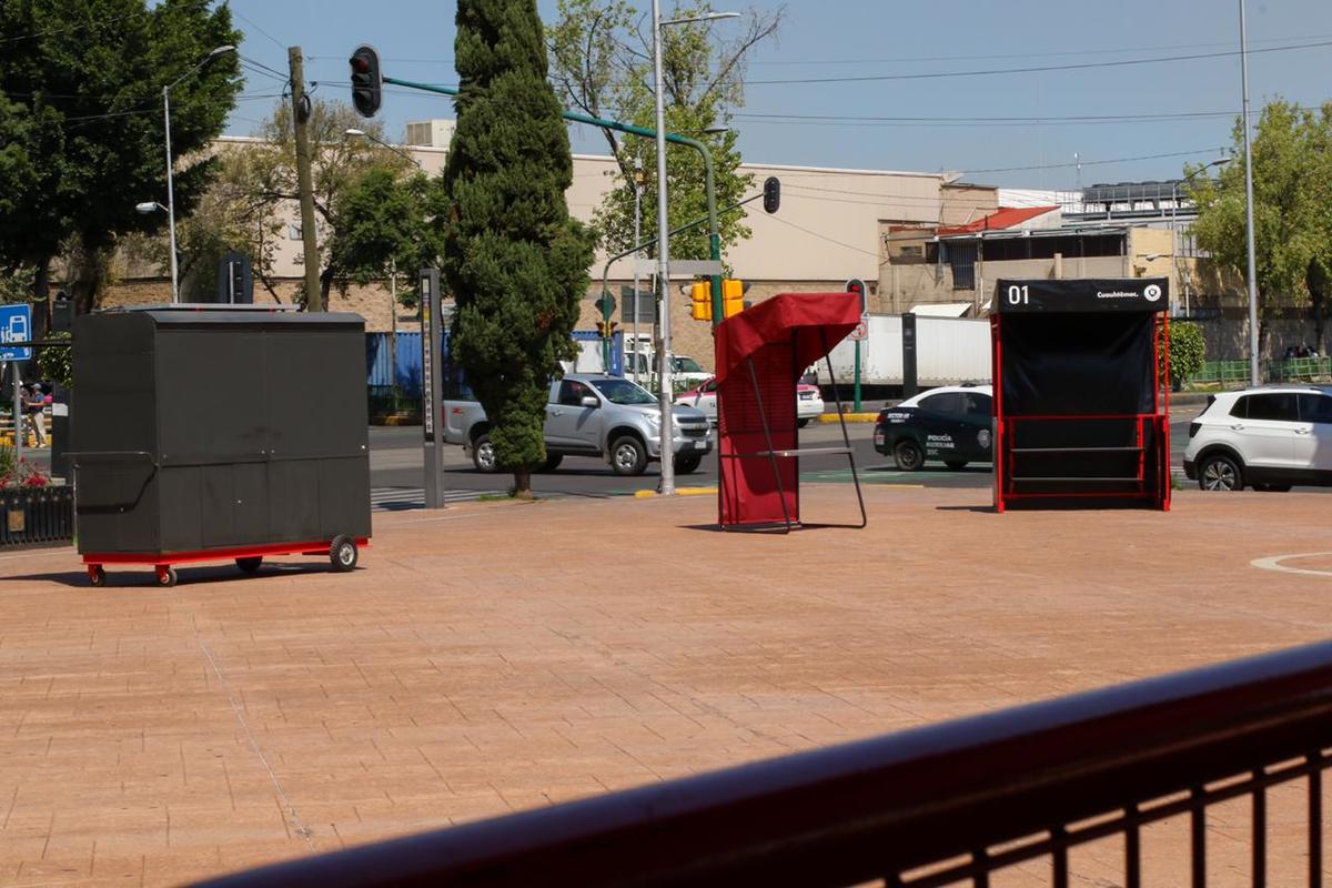 La alcaldía Cuauhtémoc prevé modernizar los puestos de vendedores ambulantes. (Cinthya Stettin)