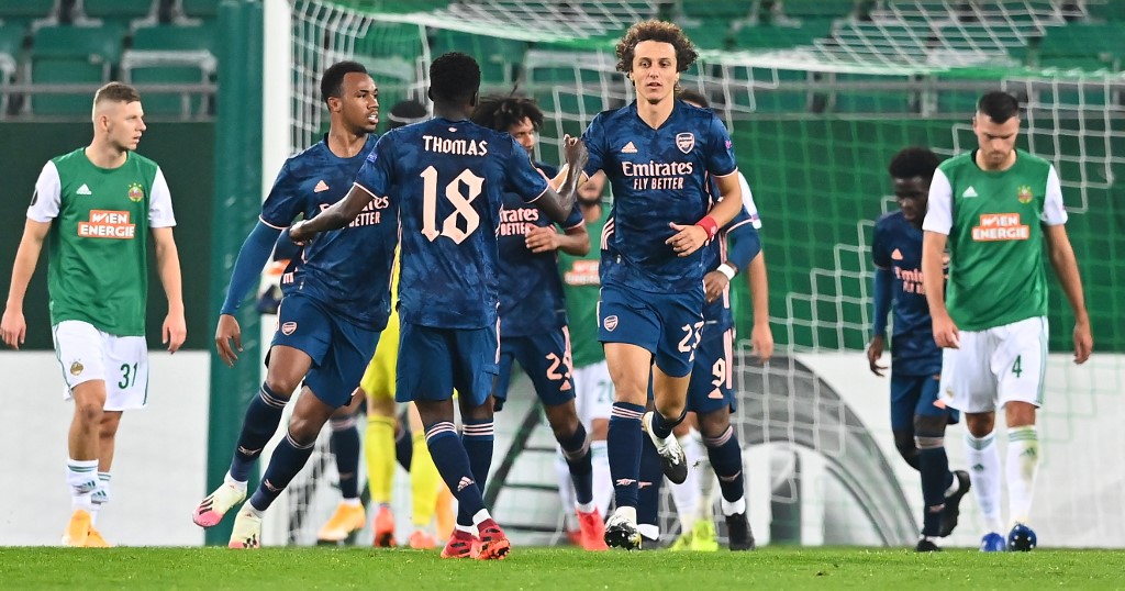 Arsenal vino de atrás para derrotar al Rapid Viena (AFP)