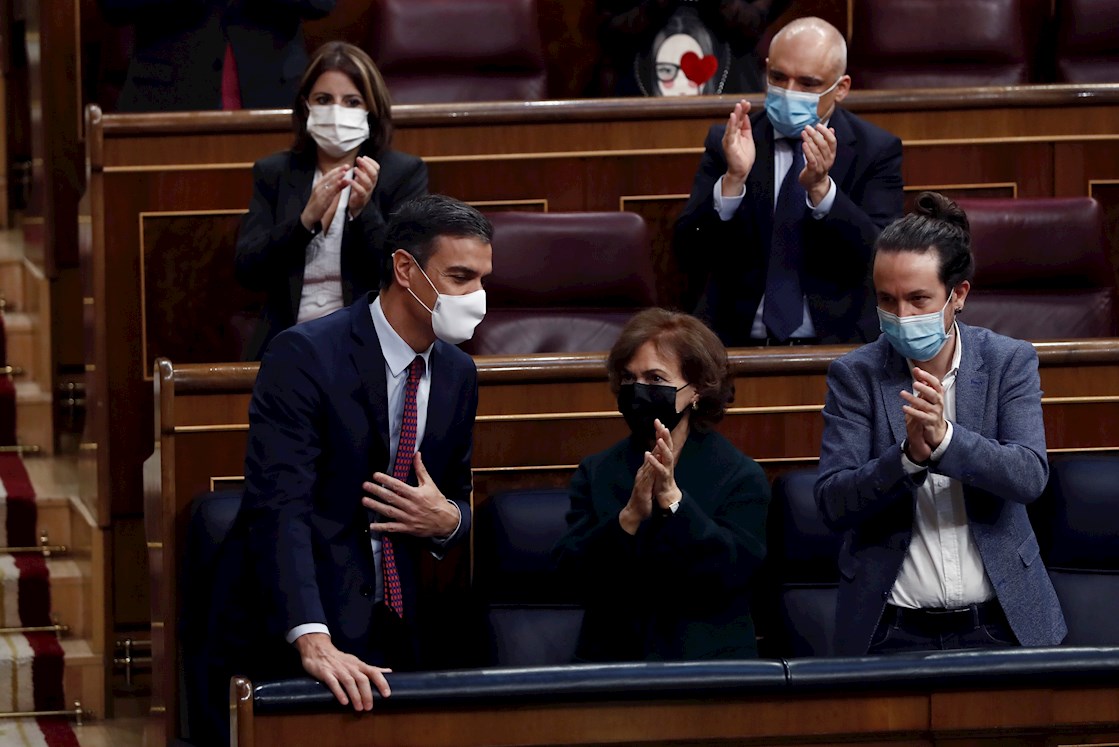 Pedro Sánchez se presentó para rechazar la medida en su contra. | EFE