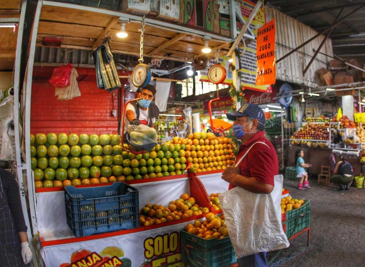 Algunos productos como la naranja y el limón registraron una reducción en sus precios. (Melanie Torres)
