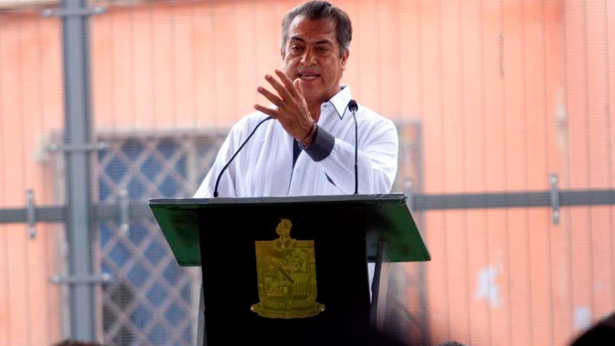 Vuelve NL a tres rojos en semáforo covid; amaga "Bronco" con cierres