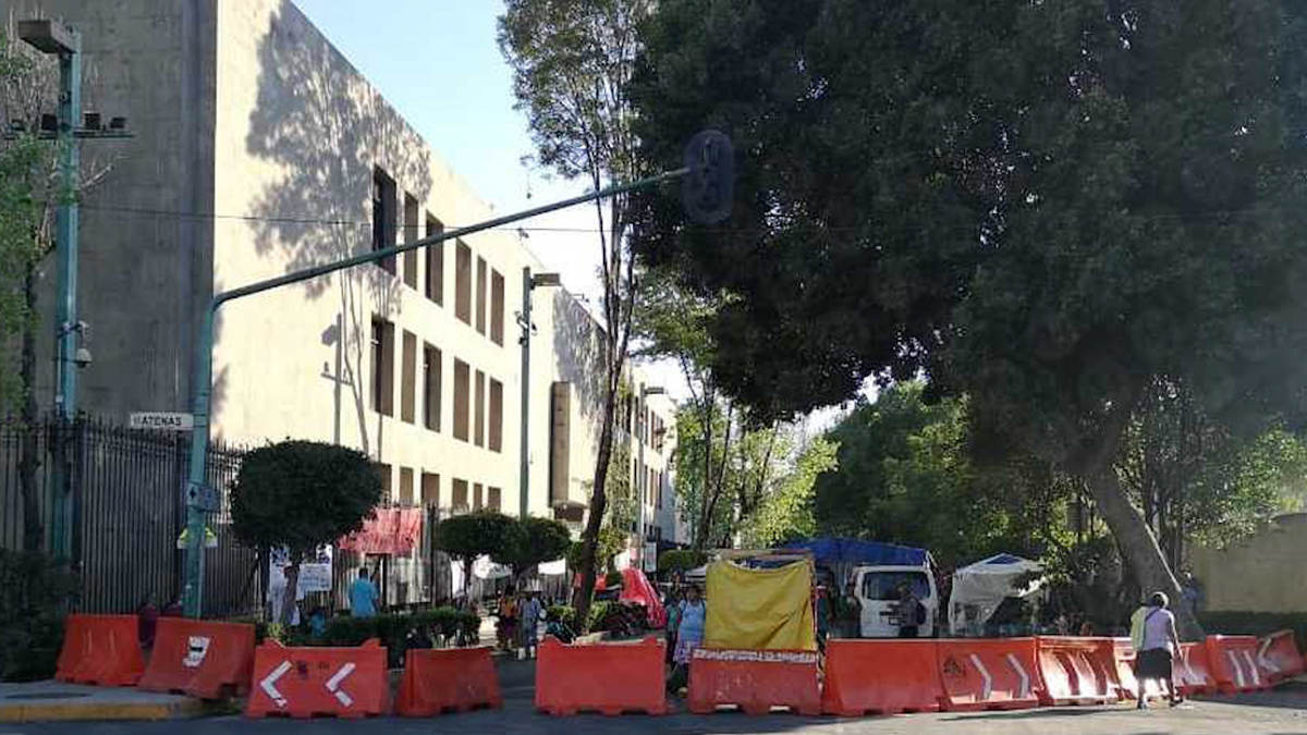 Campesinos marchan de Segob rumbo al Ángel de la Independencia