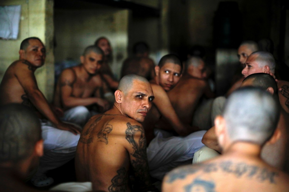 Criminales e integrantes de la Mara Salvatrucha usaron las caravanas migrantes para ingresar a Estados Unidos. (Reuters)