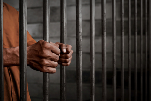 Detenido en Francia un italiano sospechoso de 160 violaciones y agresiones sexuales (Shutterstock)