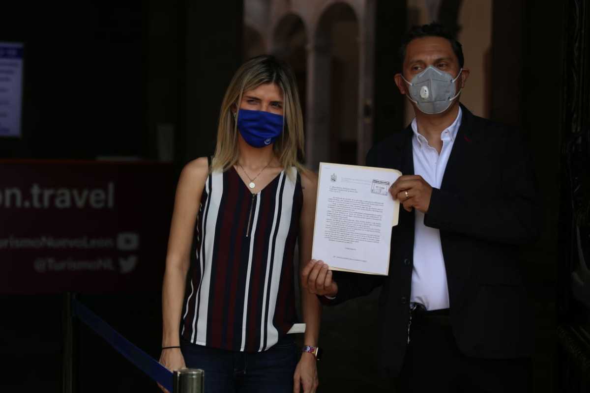 Los diputados, Claudia Caballero y Juan Carlos Ruiz, del PAN. Foto: Jorge López