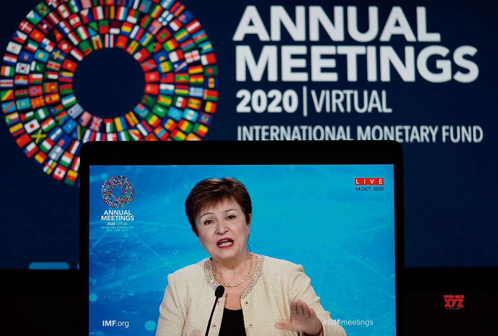 La directora del FMI dice que los países deben atreverse a emitir deuda y gastar sin la perspectiva de austeridad.