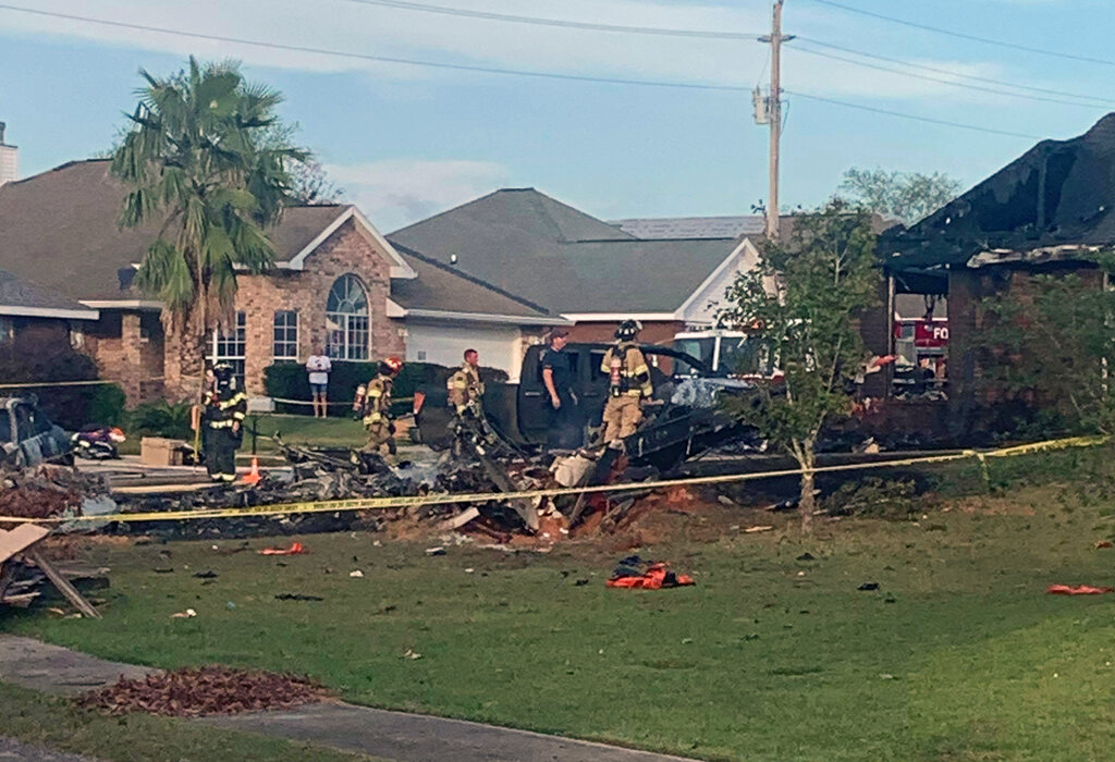 El avión se estrelló en un vecindario en Alabama / AP