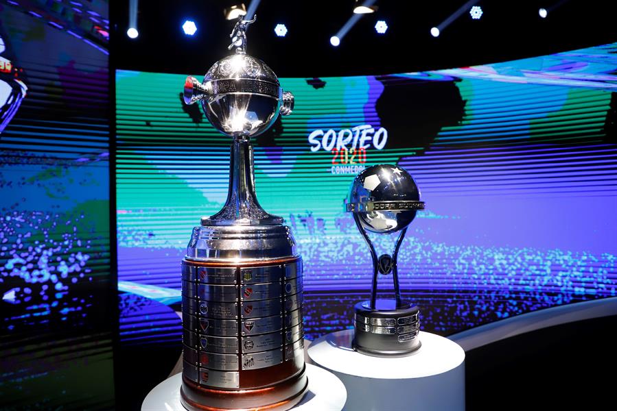 Trofeos de la Copa Libertadores y Sudamericana (EFE)