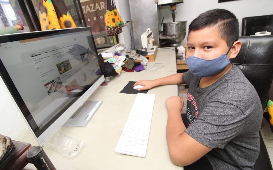HP regala computadora a niño Mario