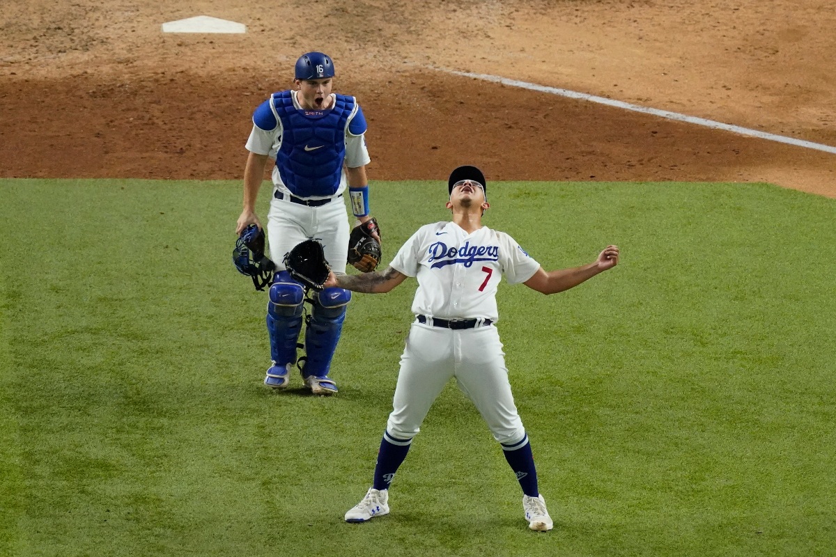 Julio Urías abrirá el cuarto juego de la Serie Mundial (AP)