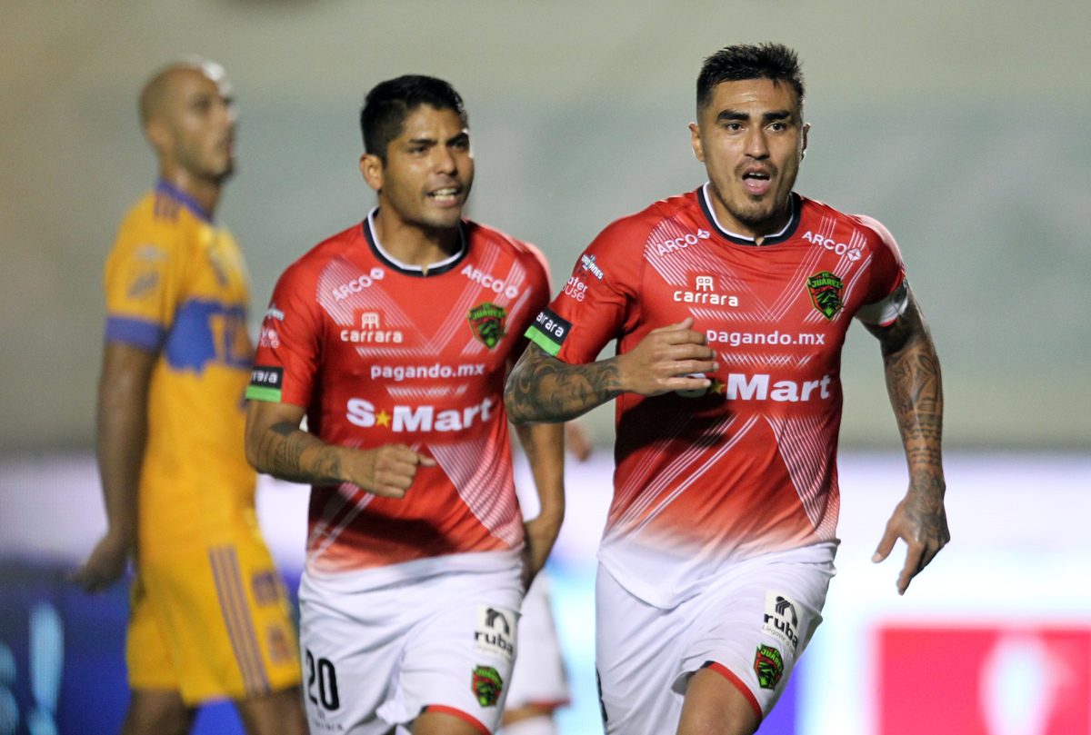 El paraguayo Lezcano dio el empate a Bravos en el Universitario (Imago7)