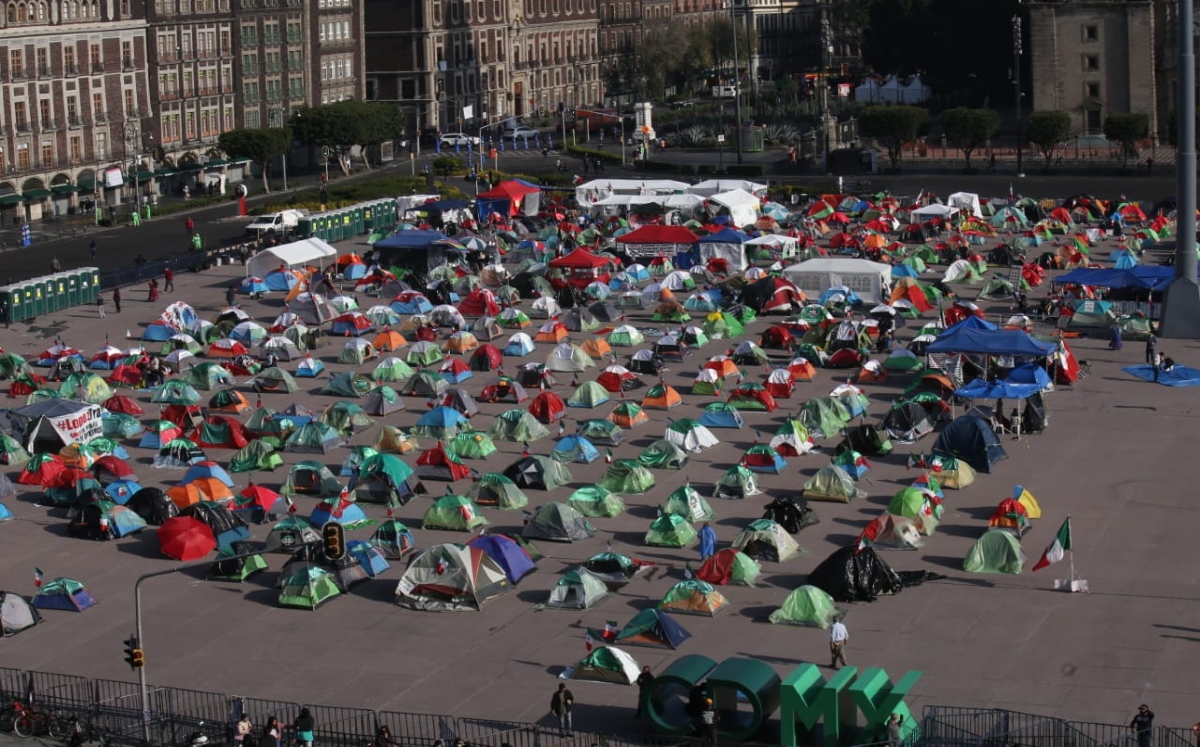 Campamento FRENAAA en el Zócalo de CdMx./ Juan Carlos Bautista